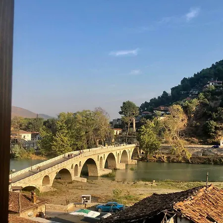 Dhimitri's * Μπεράτ